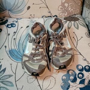 SZ 6.5 Woman's Nike Trail Shoes